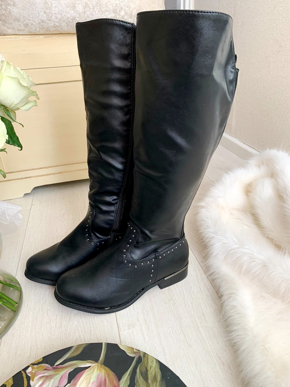 boots with calf fitting